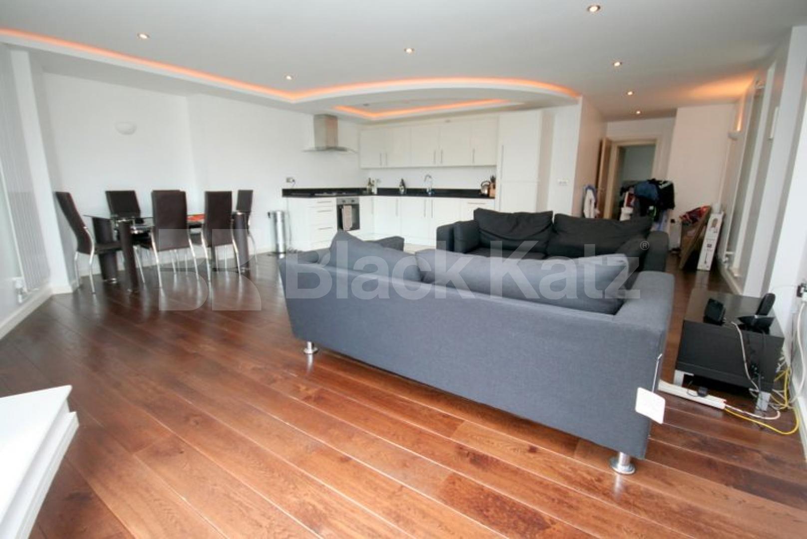 			UNDER OFFER, 3 Bedroom, 1 bath, 1 reception Apartment			 Webber Street., Waterloo/Southwark.